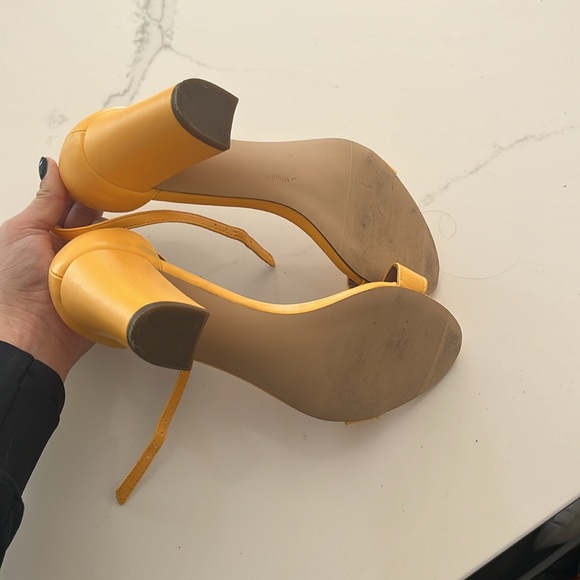 Yellow orange madden girls size 8 heels worn once - Picture 3 of 3